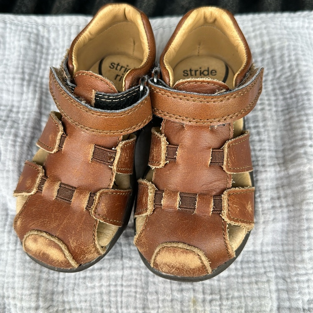 Stride rite boys size 5.5m